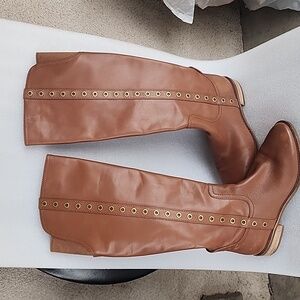 MICHAEL KORS  BROWN LEATHER BOOT size 7 used